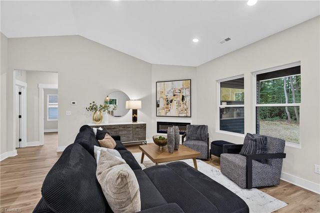 105 Bridlewood Avenue, High Point, NC 27265