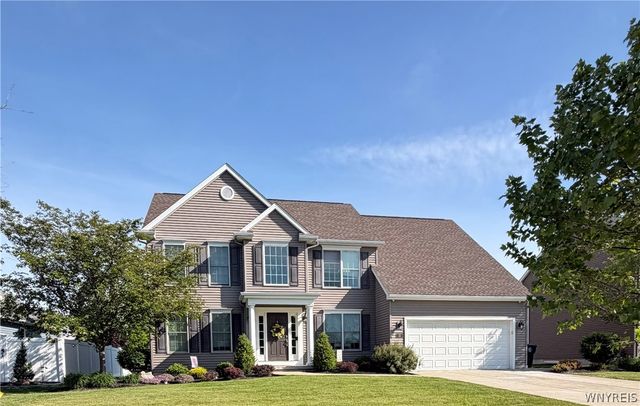 33 Hidden Meadow Crossing, Lancaster, NY 14086