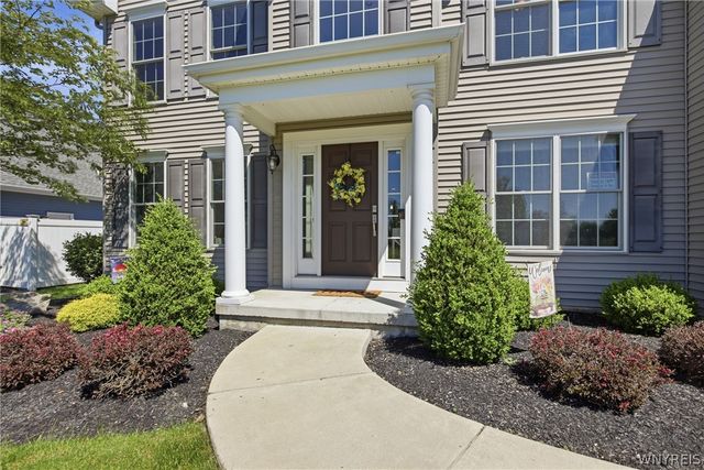 33 Hidden Meadow Crossing, Lancaster, NY 14086