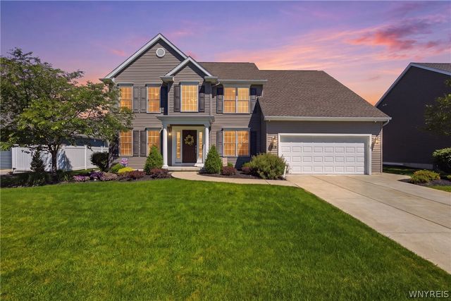 33 Hidden Meadow Crossing, Lancaster, NY 14086