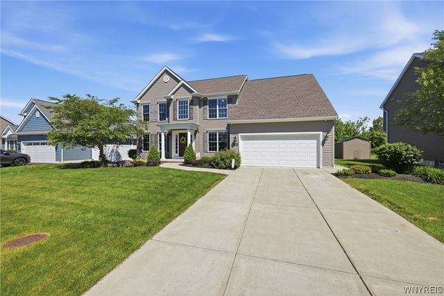 33 Hidden Meadow Crossing, Lancaster, NY 14086