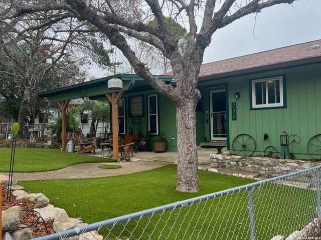 703 TANGLEWOOD LN, Kerrville, TX 78028