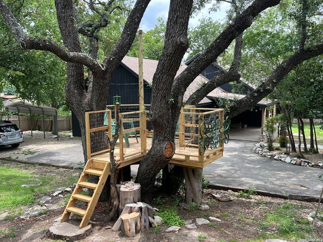 703 TANGLEWOOD LN, Kerrville, TX 78028