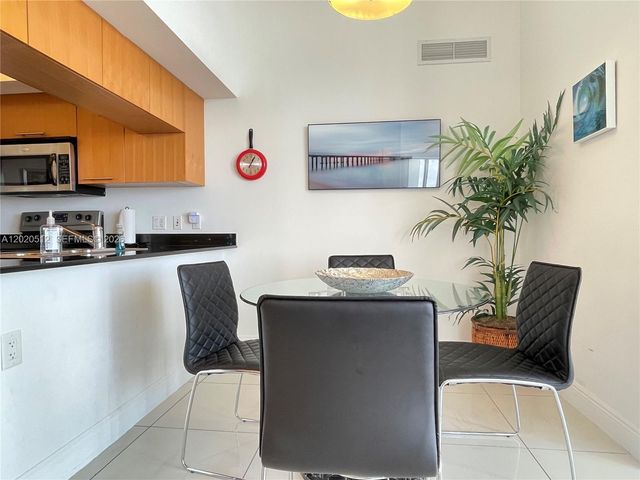 1750 N Bayshore Dr 5614, Miami, FL 33132