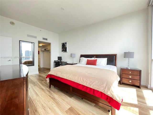 1750 N Bayshore Dr 5614, Miami, FL 33132