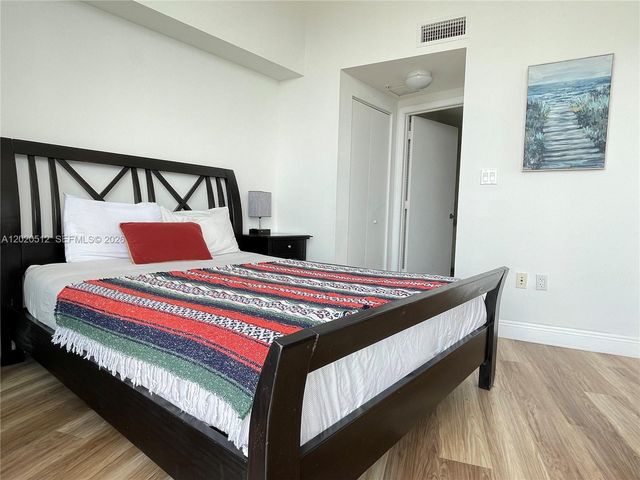1750 N Bayshore Dr 5614, Miami, FL 33132