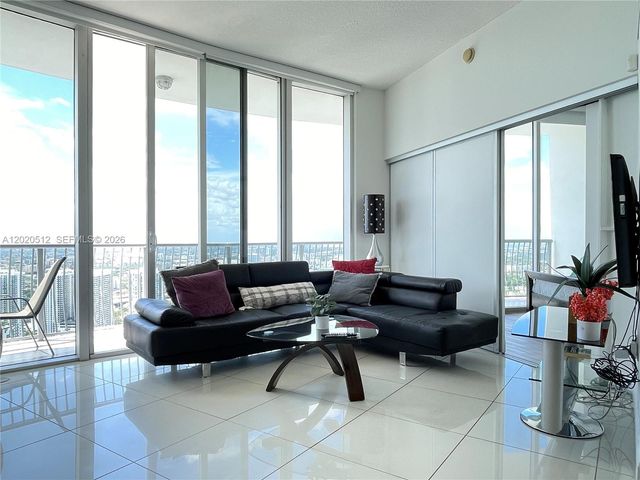 1750 N Bayshore Dr 5614, Miami, FL 33132
