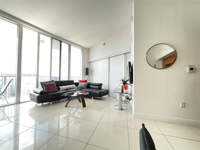 1750 N Bayshore Dr 5614, Miami, FL 33132