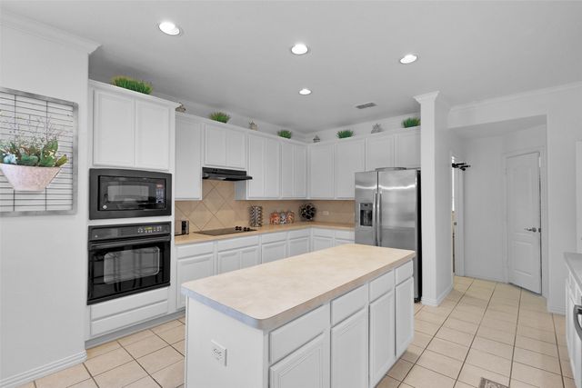 8972 Kennsington Street, Frisco, TX 75036