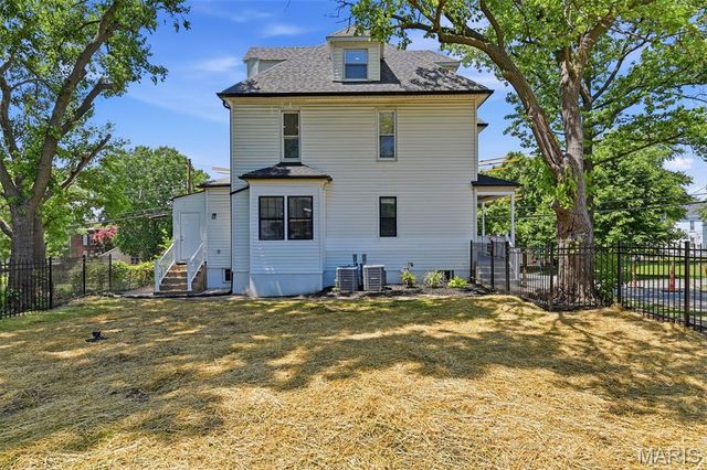 5816 Reber Place, St Louis, MO 63139