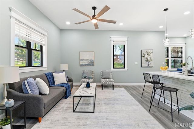 5816 Reber Place, St Louis, MO 63139