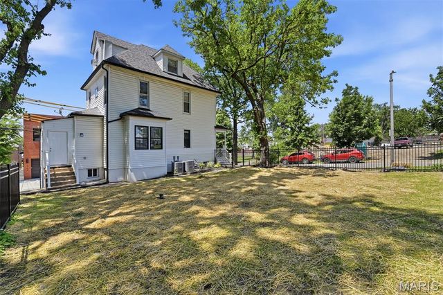 5816 Reber Place, St Louis, MO 63139