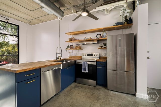 2406 De Soto Avenue B, Savannah, GA 31401