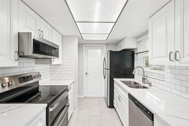 8710 FILSON PLACE, Sarasota, FL 34231