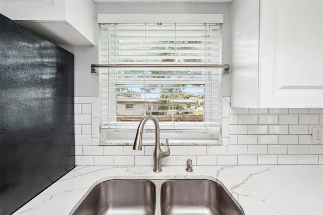 8710 FILSON PLACE, Sarasota, FL 34231