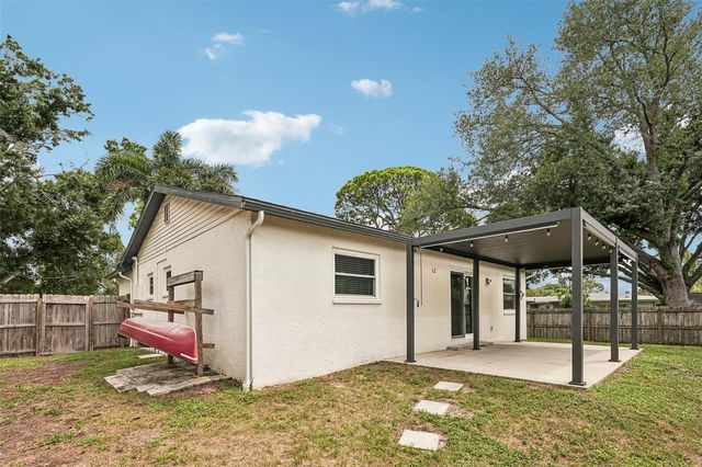 8710 FILSON PLACE, Sarasota, FL 34231