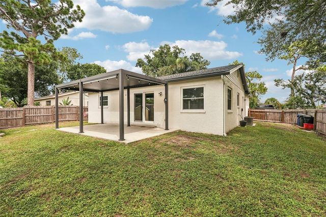 8710 FILSON PLACE, Sarasota, FL 34231