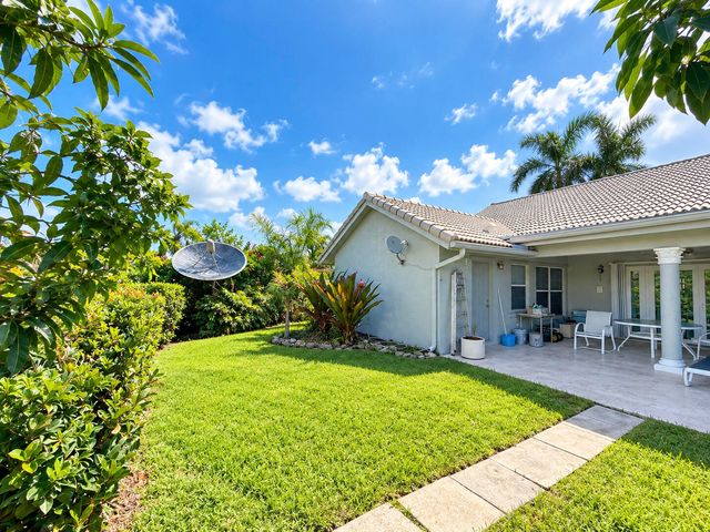 492 NW 162nd Avenue NW, Pembroke Pines, FL 33028