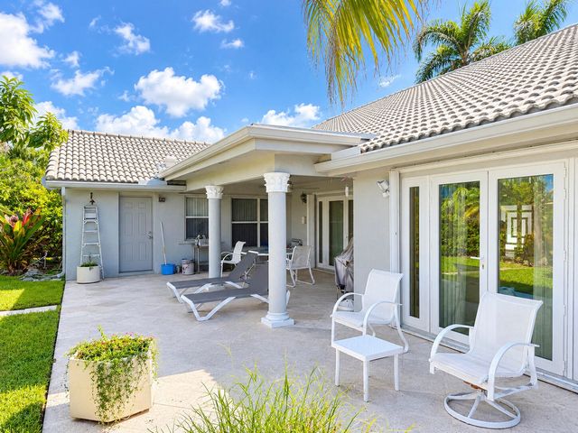 492 NW 162nd Avenue NW, Pembroke Pines, FL 33028