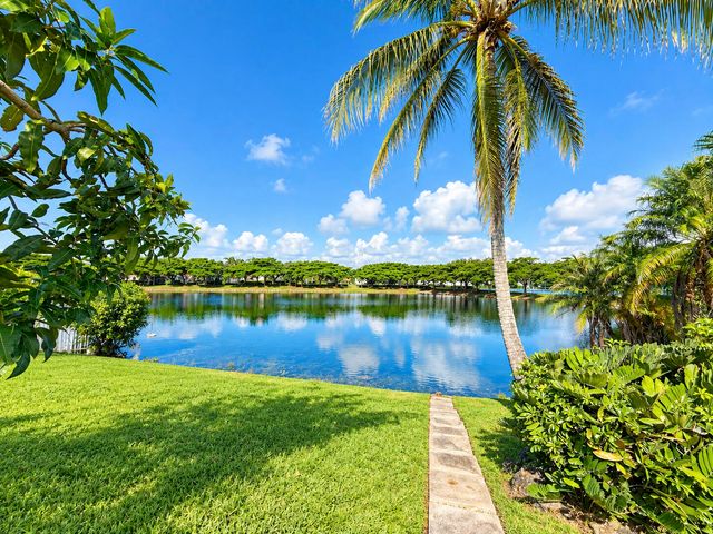 492 NW 162nd Avenue NW, Pembroke Pines, FL 33028
