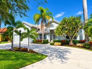 492 NW 162nd Avenue NW, Pembroke Pines, FL 33028