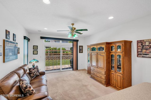 29 Greenways Lane, Lakewood, NJ 08701