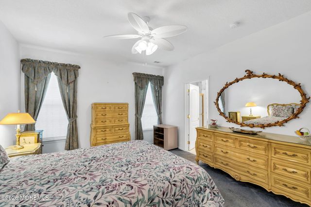 29 Greenways Lane, Lakewood, NJ 08701