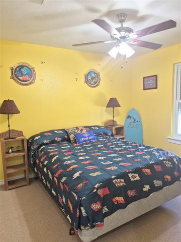 953 Sea Breeze, Crystal Beach, TX 77650