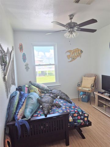 953 Sea Breeze, Crystal Beach, TX 77650