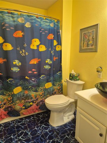 953 Sea Breeze, Crystal Beach, TX 77650