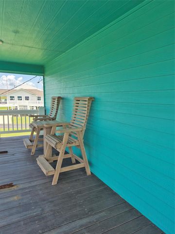 953 Sea Breeze, Crystal Beach, TX 77650