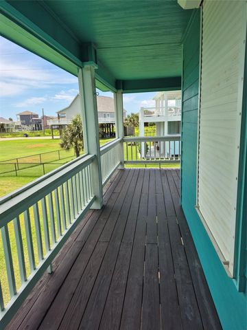 953 Sea Breeze, Crystal Beach, TX 77650