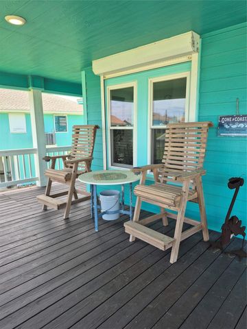 953 Sea Breeze, Crystal Beach, TX 77650