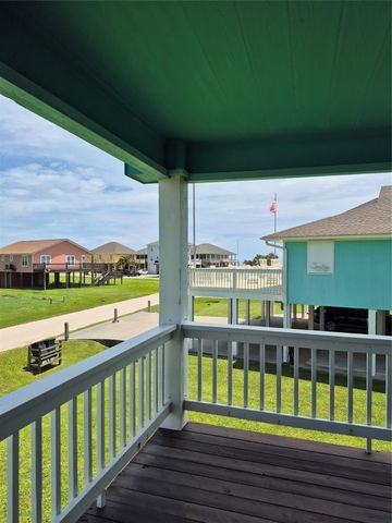 953 Sea Breeze, Crystal Beach, TX 77650