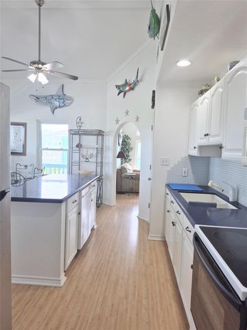 953 Sea Breeze, Crystal Beach, TX 77650