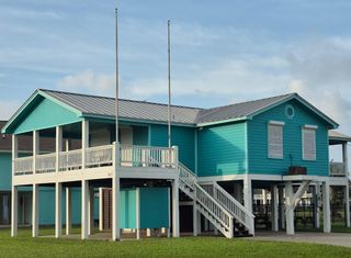 953 Sea Breeze, Crystal Beach, TX 77650