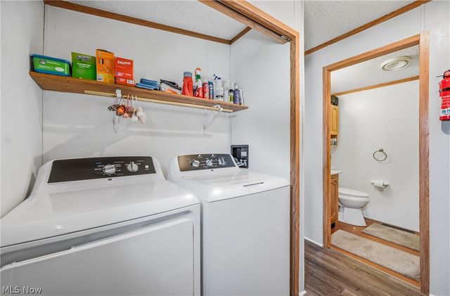 18 Oakwood Drive, Beloit, OH 44609