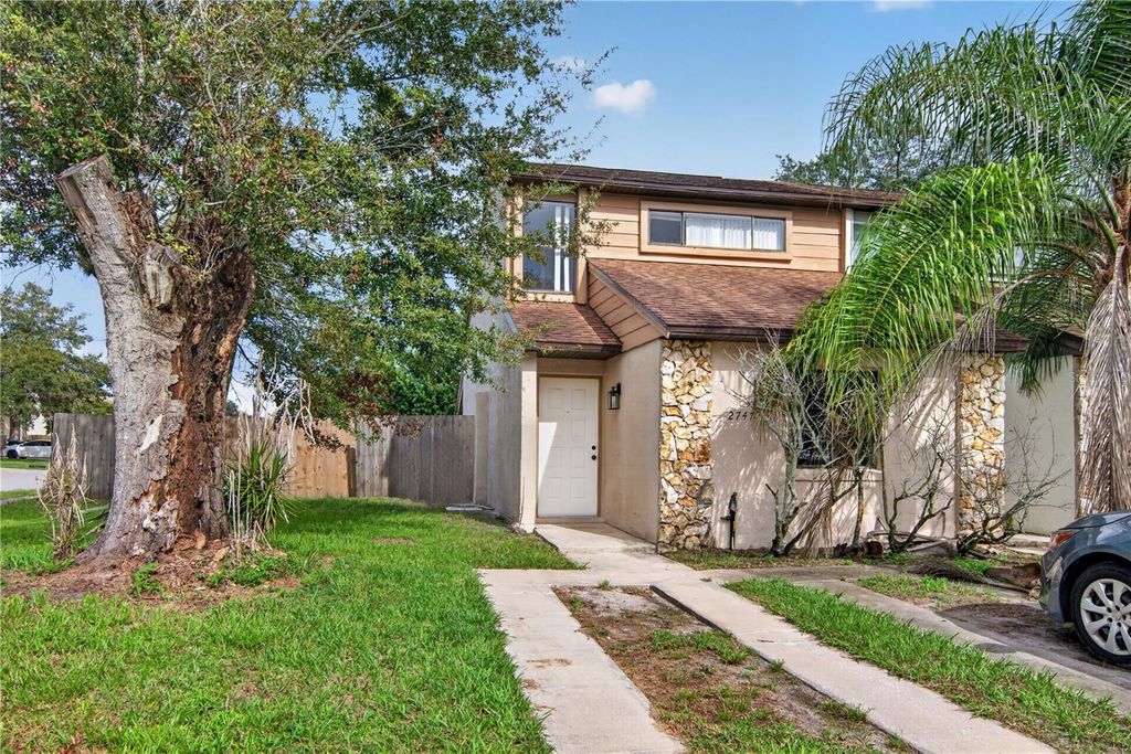 2747 GRAY FOX LANE, Orlando, FL 32826