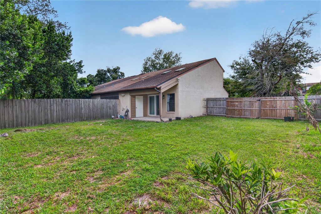 Image 25 of property listing at 2747 GRAY FOX LANE, Orlando, FL 32826