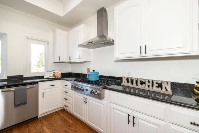 75 Eugenia Way, Hillsborough, CA 94010