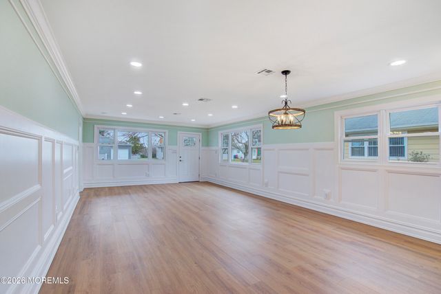 9 Port Royal Drive, Toms River, NJ 08757