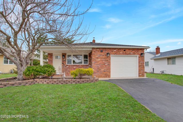 9 Port Royal Drive, Toms River, NJ 08757