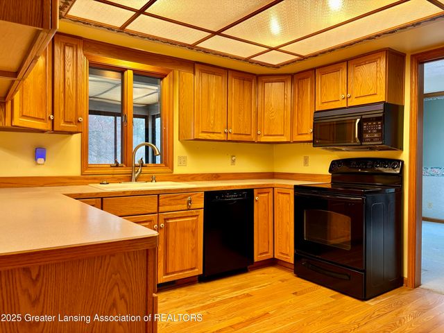 5091 Runnymede Drive, Holt, MI 48842