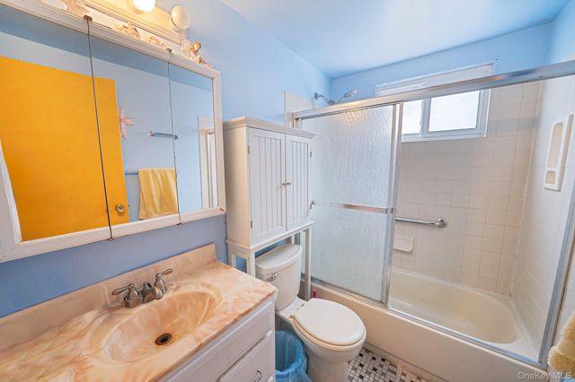 244 Lakeside Trail, Ridge, NY 11961