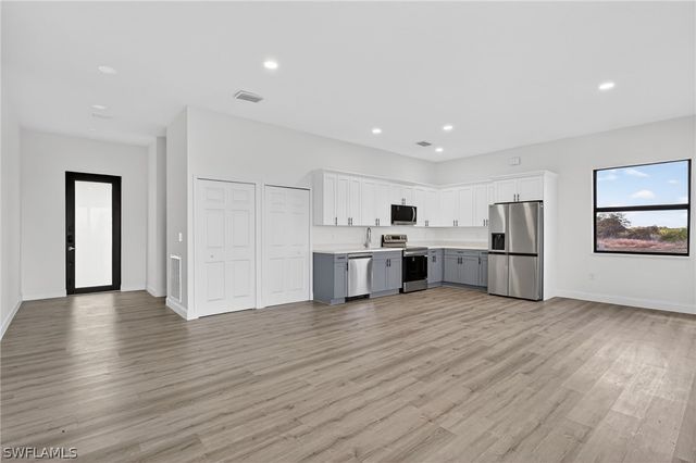 633 Cane ST E, Lehigh Acres, FL 33974