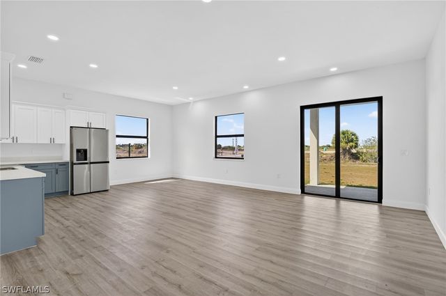 633 Cane ST E, Lehigh Acres, FL 33974