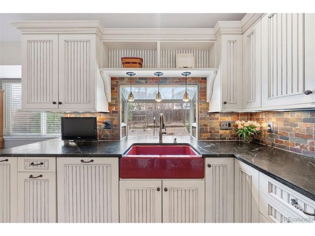 6440 E Mineral Dr, Centennial, CO 80112