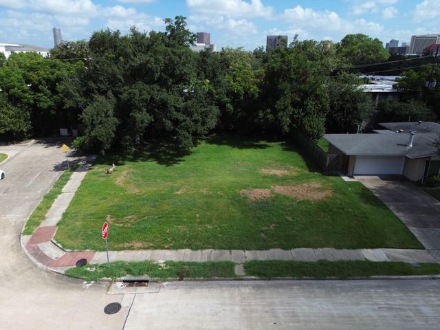 5346 Schumacher Ln, Houston, TX 77056