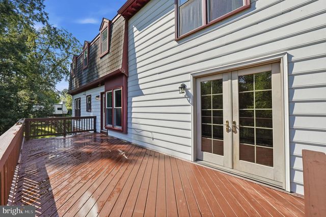 4 WALL, Fredericksburg, VA 22405
