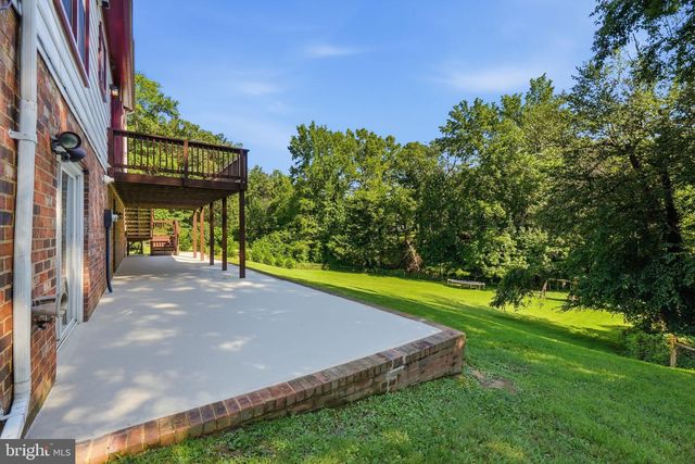 4 WALL, Fredericksburg, VA 22405